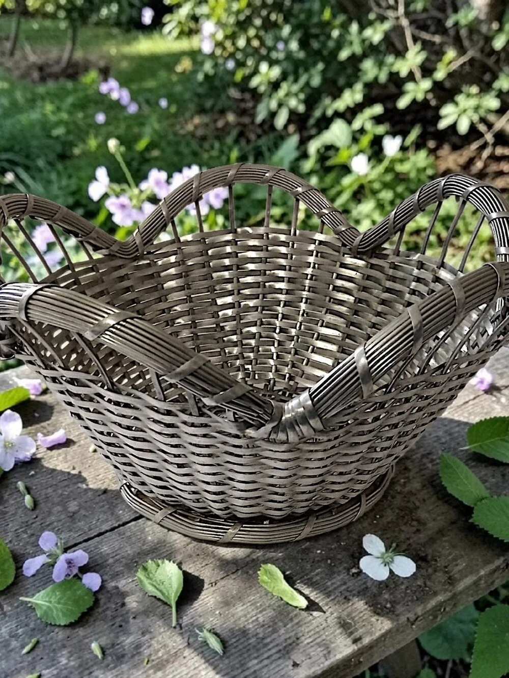 French Woven Wire Basket Vintage Silver Tone Scalloped Edge Farmhouse Country